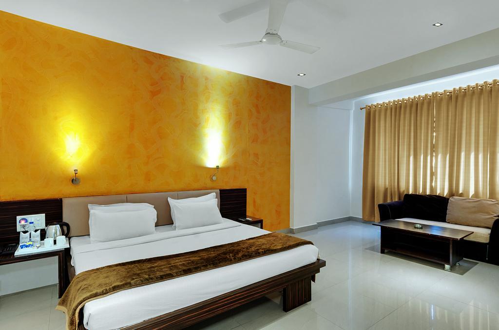 Hotel Balaji Central Ratlām 객실 사진
