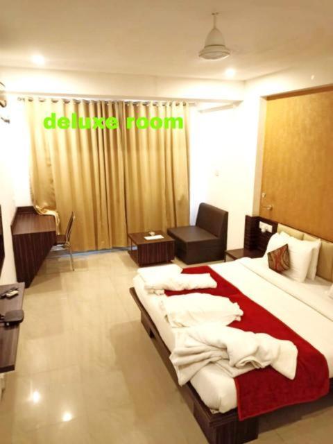 Hotel Balaji Central Ratlām 객실 사진
